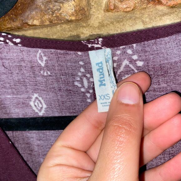 Mudd Burgundy Aztec Cold Shoulder Tie Waist Crop Top Women's Size XXS - Picture 3 of 5